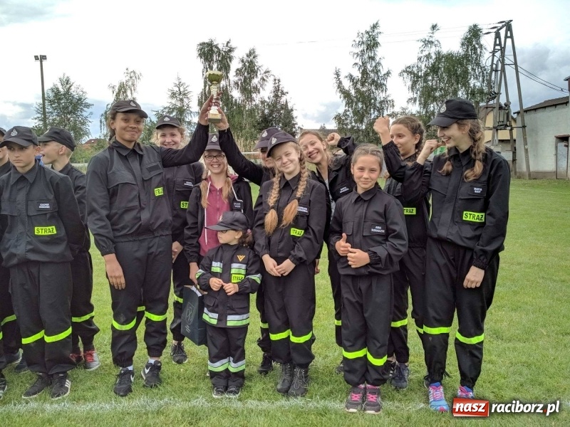 Zdjęcie w galerii na portalu naszraciborz.pl: Samborowice rywalizowały same ze sobą. Wynik pierwszej drużyny poniżej setki! wiadomości z regionu