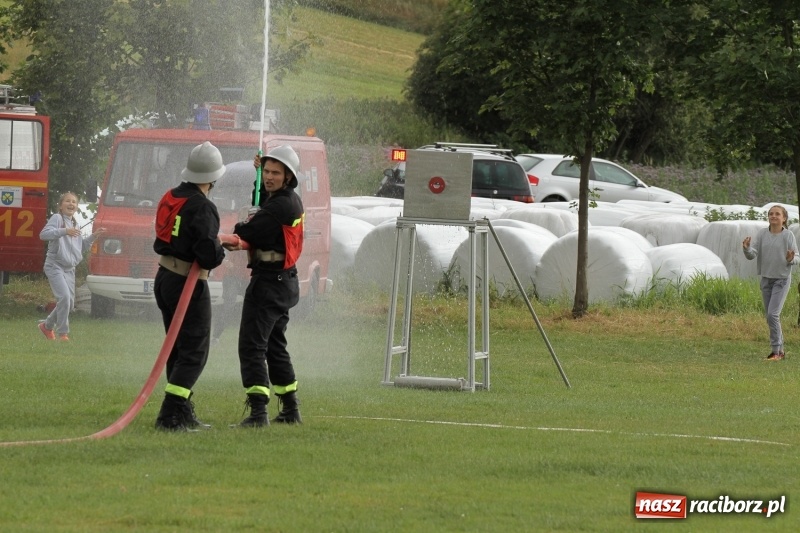 Zdjęcie w galerii na portalu naszraciborz.pl: Samborowice rywalizowały same ze sobą. Wynik pierwszej drużyny poniżej setki! wiadomości z regionu