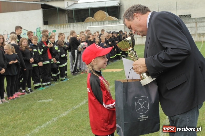 Zdjęcie w galerii na portalu naszraciborz.pl: Samborowice rywalizowały same ze sobą. Wynik pierwszej drużyny poniżej setki! wiadomości z regionu