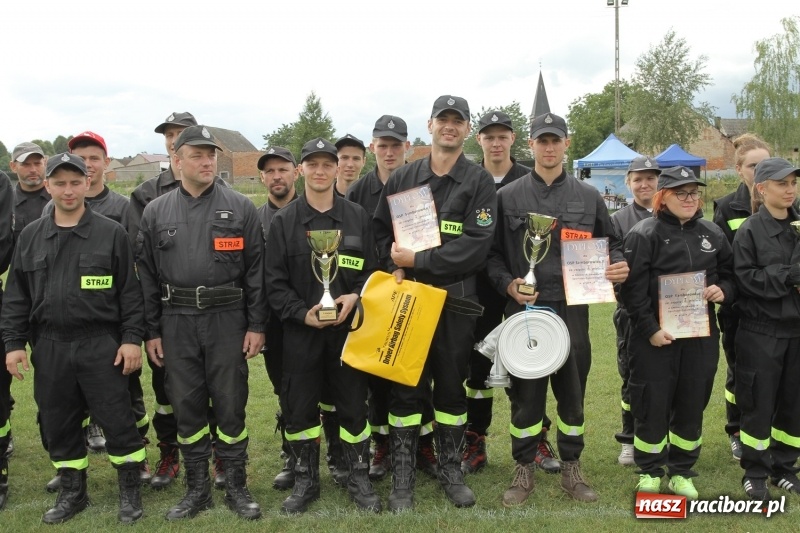 Zdjęcie w galerii na portalu naszraciborz.pl: Samborowice rywalizowały same ze sobą. Wynik pierwszej drużyny poniżej setki! wiadomości z regionu