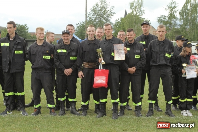 Zdjęcie w galerii na portalu naszraciborz.pl: Samborowice rywalizowały same ze sobą. Wynik pierwszej drużyny poniżej setki! wiadomości z regionu