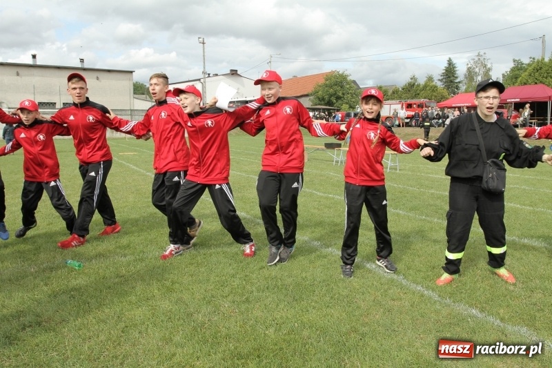 Zdjęcie w galerii na portalu naszraciborz.pl: Samborowice rywalizowały same ze sobą. Wynik pierwszej drużyny poniżej setki! wiadomości z regionu