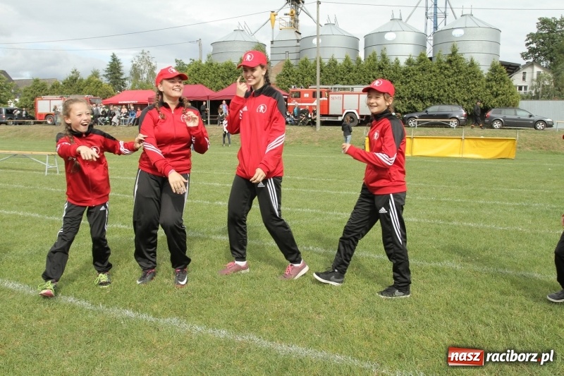 Zdjęcie w galerii na portalu naszraciborz.pl: Samborowice rywalizowały same ze sobą. Wynik pierwszej drużyny poniżej setki! wiadomości z regionu