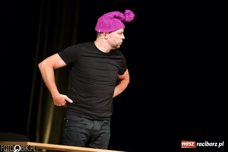 Zdjęcie w galerii na portalu naszraciborz.pl: Kabaret Ani Mru-Mru bawił w  Raciborskim Centrum Kultury wiadomości z regionu