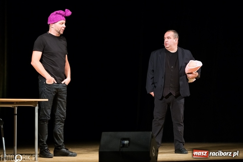 Zdjęcie w galerii na portalu naszraciborz.pl: Kabaret Ani Mru-Mru bawił w  Raciborskim Centrum Kultury wiadomości z regionu