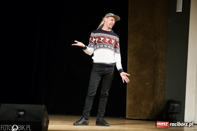 Zdjęcie w galerii na portalu naszraciborz.pl: Kabaret Ani Mru-Mru bawił w  Raciborskim Centrum Kultury wiadomości z regionu