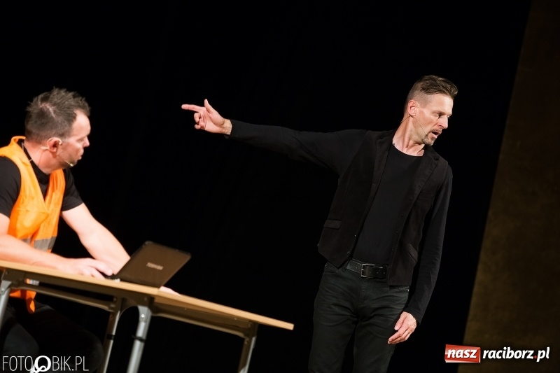 Zdjęcie w galerii na portalu naszraciborz.pl: Kabaret Ani Mru-Mru bawił w  Raciborskim Centrum Kultury wiadomości z regionu