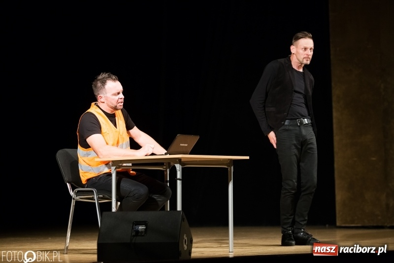 Zdjęcie w galerii na portalu naszraciborz.pl: Kabaret Ani Mru-Mru bawił w  Raciborskim Centrum Kultury wiadomości z regionu