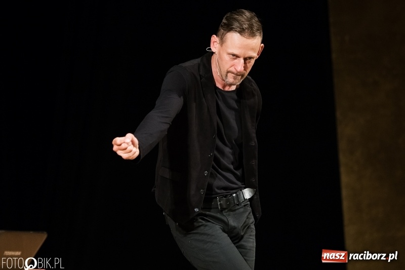 Zdjęcie w galerii na portalu naszraciborz.pl: Kabaret Ani Mru-Mru bawił w  Raciborskim Centrum Kultury wiadomości z regionu