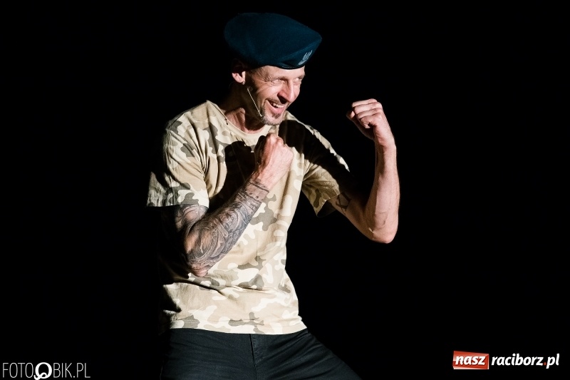 Zdjęcie w galerii na portalu naszraciborz.pl: Kabaret Ani Mru-Mru bawił w  Raciborskim Centrum Kultury wiadomości z regionu