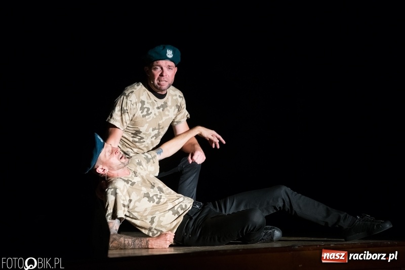 Zdjęcie w galerii na portalu naszraciborz.pl: Kabaret Ani Mru-Mru bawił w  Raciborskim Centrum Kultury wiadomości z regionu