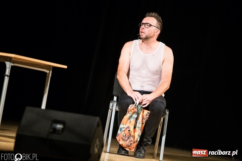 Zdjęcie w galerii na portalu naszraciborz.pl: Kabaret Ani Mru-Mru bawił w  Raciborskim Centrum Kultury wiadomości z regionu