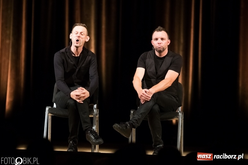 Zdjęcie w galerii na portalu naszraciborz.pl: Kabaret Ani Mru-Mru bawił w  Raciborskim Centrum Kultury wiadomości z regionu