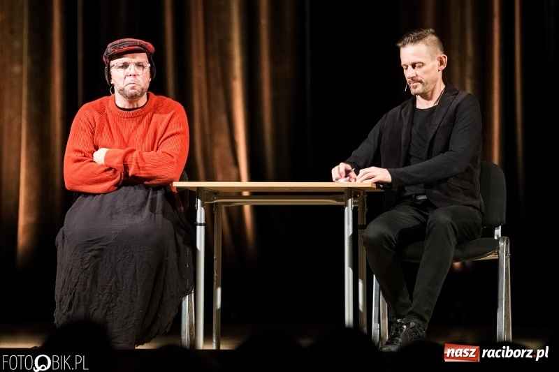 Zdjęcie w galerii na portalu naszraciborz.pl: Kabaret Ani Mru-Mru bawił w  Raciborskim Centrum Kultury wiadomości z regionu