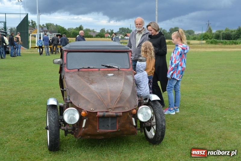 Zdjęcie w galerii na portalu naszraciborz.pl: Szrot czy sztos? Co jeździ po naszych drogach?  wiadomości z regionu