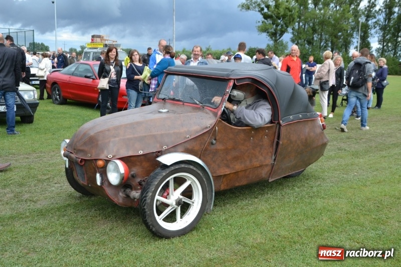 Zdjęcie w galerii na portalu naszraciborz.pl: Szrot czy sztos? Co jeździ po naszych drogach?  wiadomości z regionu