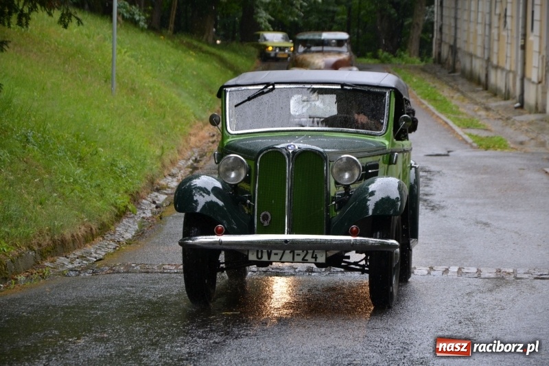 Zdjęcie w galerii na portalu naszraciborz.pl: Szrot czy sztos? Co jeździ po naszych drogach?  wiadomości z regionu
