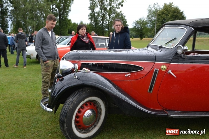 Zdjęcie w galerii na portalu naszraciborz.pl: Szrot czy sztos? Co jeździ po naszych drogach?  wiadomości z regionu