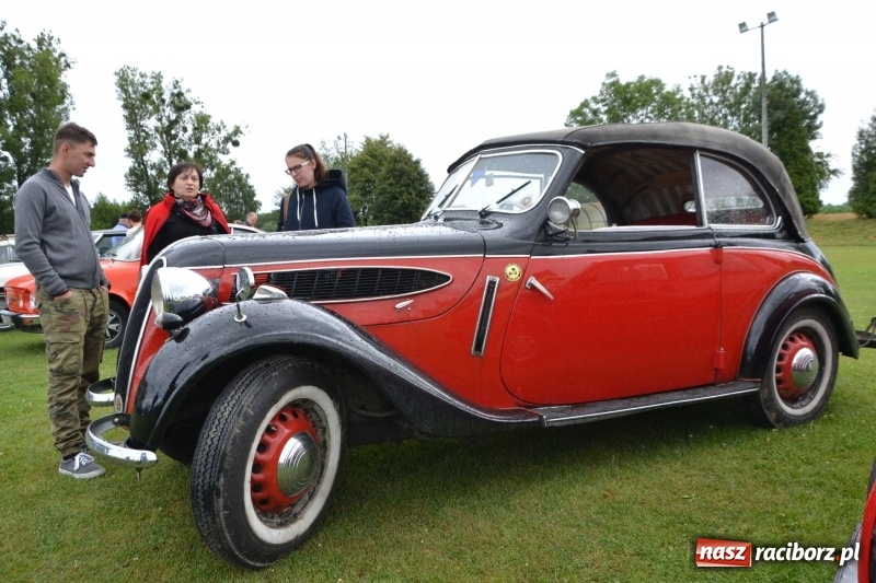 Zdjęcie w galerii na portalu naszraciborz.pl: Szrot czy sztos? Co jeździ po naszych drogach?  wiadomości z regionu