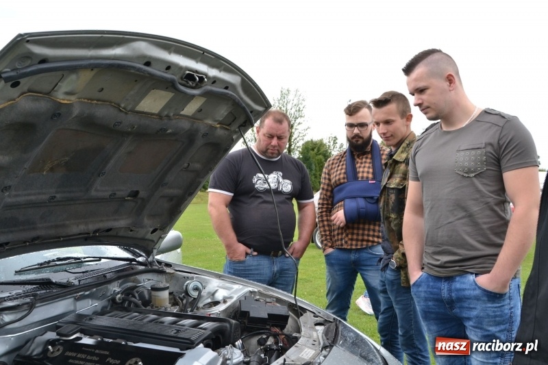 Zdjęcie w galerii na portalu naszraciborz.pl: Szrot czy sztos? Co jeździ po naszych drogach?  wiadomości z regionu