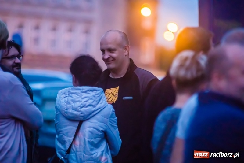 Zdjęcie w galerii na portalu naszraciborz.pl: Wakacji nadszedł czas. Pierwszy turnus wyjechał do Pleśnej wiadomości z regionu