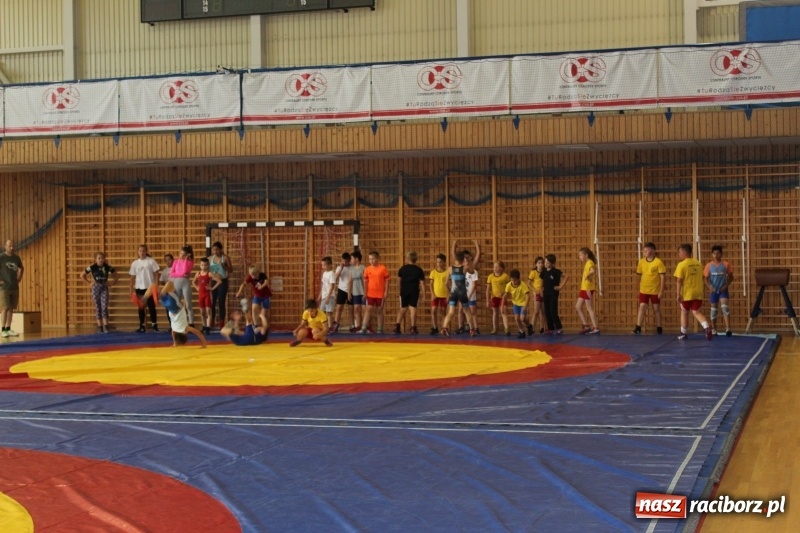 Zdjęcie w galerii na portalu naszraciborz.pl: Zapaśnicy MKZ Unii Racibórz i Lokomotiva Krnov na zgrupowaniu w Szczyrku wiadomości z regionu