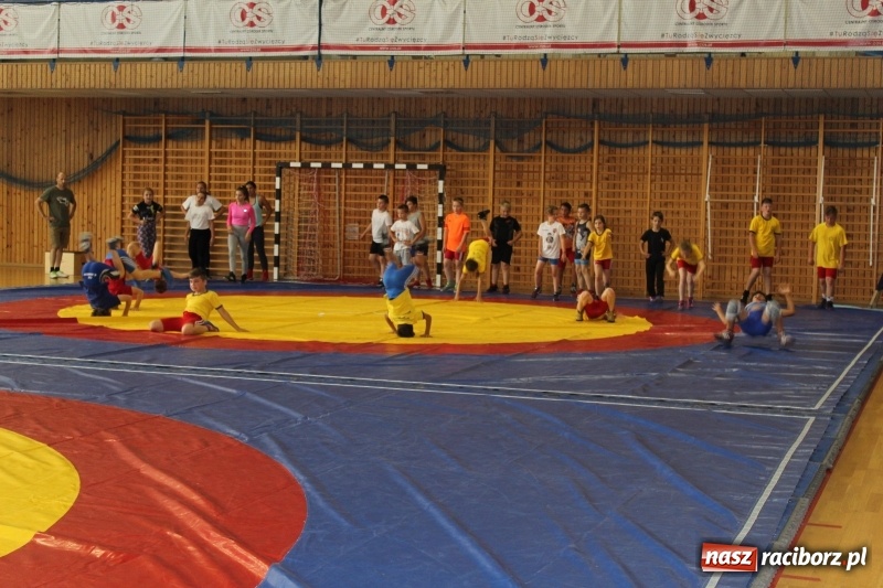 Zdjęcie w galerii na portalu naszraciborz.pl: Zapaśnicy MKZ Unii Racibórz i Lokomotiva Krnov na zgrupowaniu w Szczyrku wiadomości z regionu