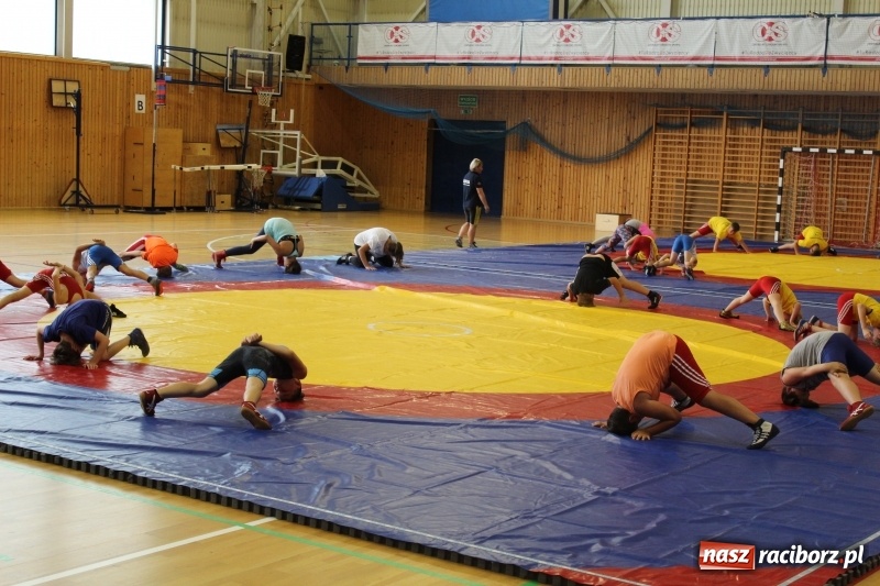 Zdjęcie w galerii na portalu naszraciborz.pl: Zapaśnicy MKZ Unii Racibórz i Lokomotiva Krnov na zgrupowaniu w Szczyrku wiadomości z regionu