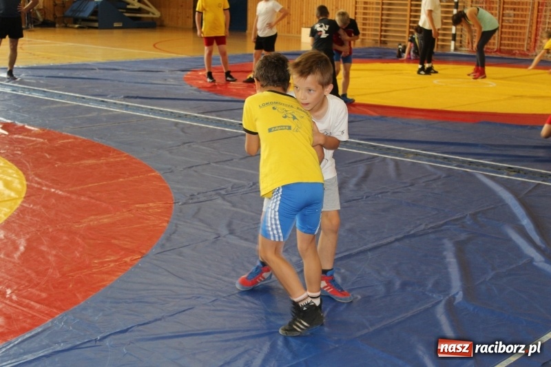 Zdjęcie w galerii na portalu naszraciborz.pl: Zapaśnicy MKZ Unii Racibórz i Lokomotiva Krnov na zgrupowaniu w Szczyrku wiadomości z regionu