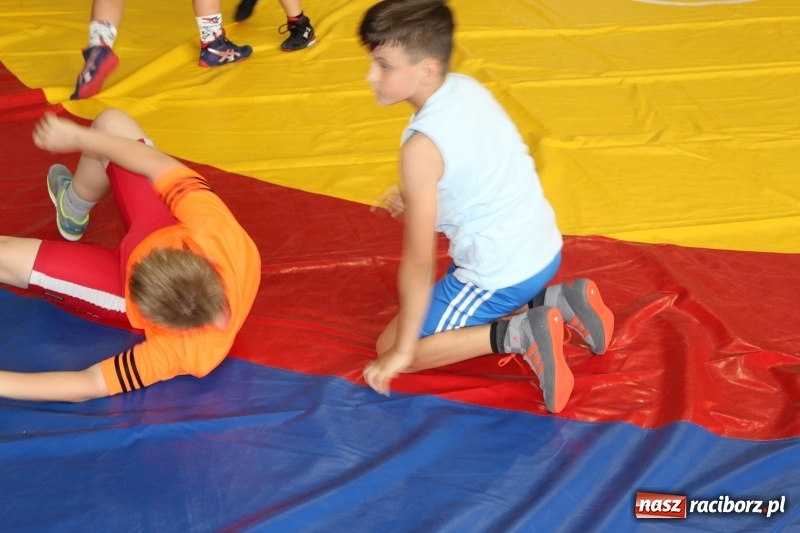 Zdjęcie w galerii na portalu naszraciborz.pl: Zapaśnicy MKZ Unii Racibórz i Lokomotiva Krnov na zgrupowaniu w Szczyrku wiadomości z regionu