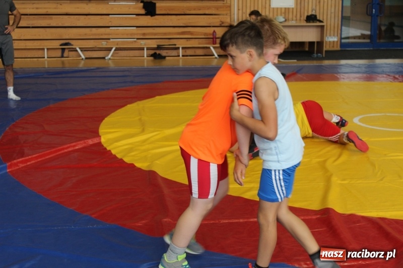 Zdjęcie w galerii na portalu naszraciborz.pl: Zapaśnicy MKZ Unii Racibórz i Lokomotiva Krnov na zgrupowaniu w Szczyrku wiadomości z regionu