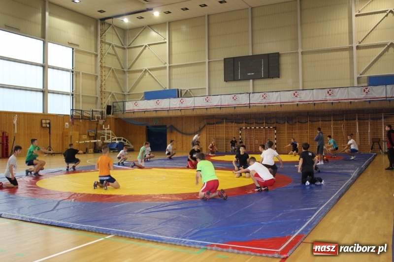 Zdjęcie w galerii na portalu naszraciborz.pl: Zapaśnicy MKZ Unii Racibórz i Lokomotiva Krnov na zgrupowaniu w Szczyrku wiadomości z regionu