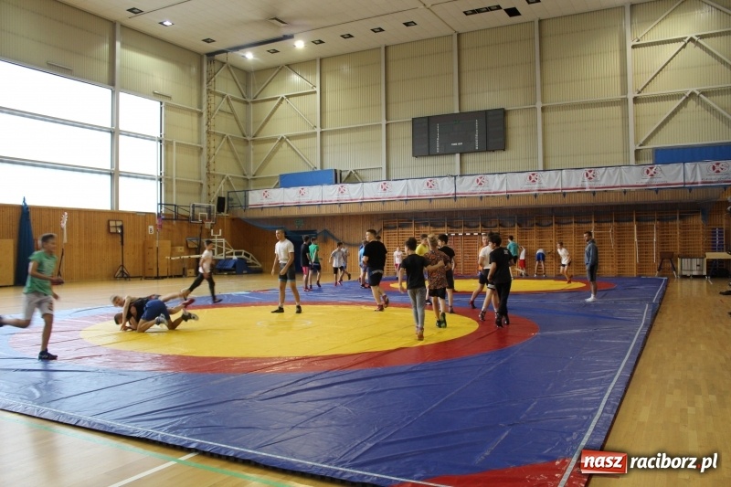 Zdjęcie w galerii na portalu naszraciborz.pl: Zapaśnicy MKZ Unii Racibórz i Lokomotiva Krnov na zgrupowaniu w Szczyrku wiadomości z regionu