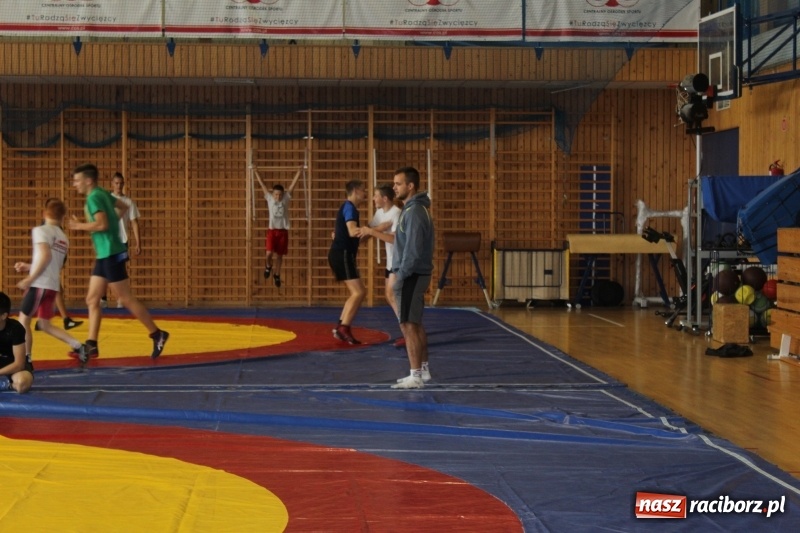 Zdjęcie w galerii na portalu naszraciborz.pl: Zapaśnicy MKZ Unii Racibórz i Lokomotiva Krnov na zgrupowaniu w Szczyrku wiadomości z regionu