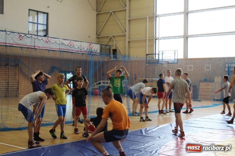 Zdjęcie w galerii na portalu naszraciborz.pl: Zapaśnicy MKZ Unii Racibórz i Lokomotiva Krnov na zgrupowaniu w Szczyrku wiadomości z regionu
