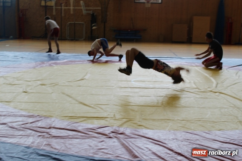 Zdjęcie w galerii na portalu naszraciborz.pl: Zapaśnicy MKZ Unii Racibórz i Lokomotiva Krnov na zgrupowaniu w Szczyrku wiadomości z regionu