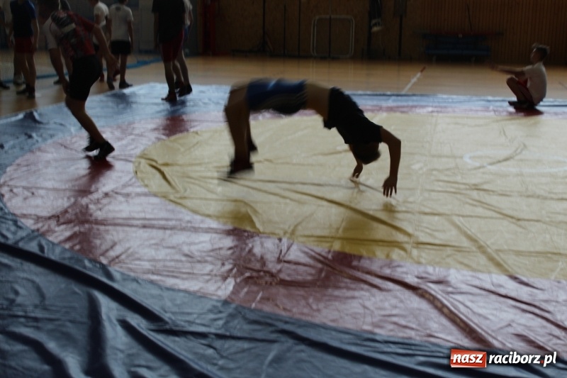 Zdjęcie w galerii na portalu naszraciborz.pl: Zapaśnicy MKZ Unii Racibórz i Lokomotiva Krnov na zgrupowaniu w Szczyrku wiadomości z regionu