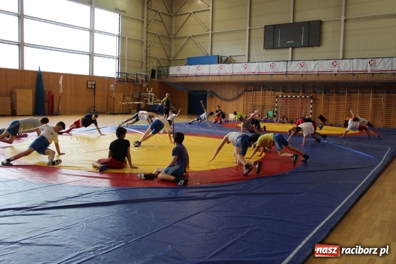 Zdjęcie w galerii na portalu naszraciborz.pl: Zapaśnicy MKZ Unii Racibórz i Lokomotiva Krnov na zgrupowaniu w Szczyrku wiadomości z regionu