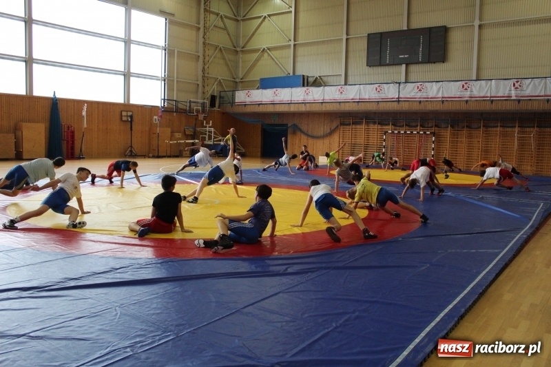 Zdjęcie w galerii na portalu naszraciborz.pl: Zapaśnicy MKZ Unii Racibórz i Lokomotiva Krnov na zgrupowaniu w Szczyrku wiadomości z regionu