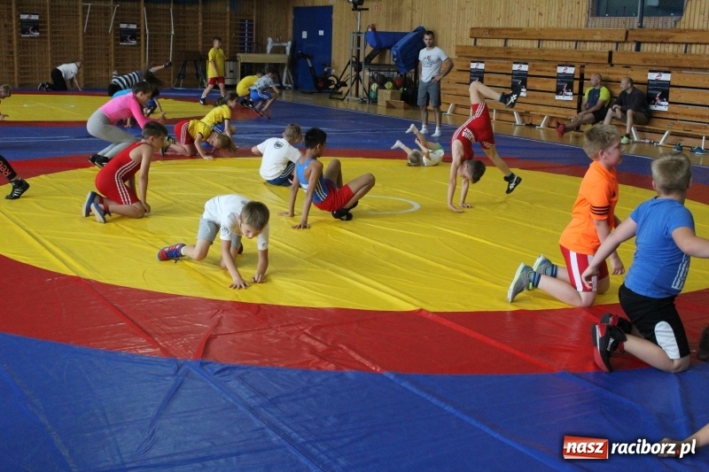 Zdjęcie w galerii na portalu naszraciborz.pl: Zapaśnicy MKZ Unii Racibórz i Lokomotiva Krnov na zgrupowaniu w Szczyrku wiadomości z regionu