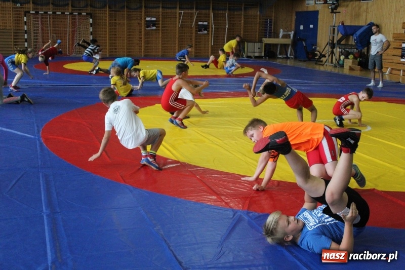 Zdjęcie w galerii na portalu naszraciborz.pl: Zapaśnicy MKZ Unii Racibórz i Lokomotiva Krnov na zgrupowaniu w Szczyrku wiadomości z regionu