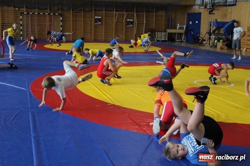 Zdjęcie w galerii na portalu naszraciborz.pl: Zapaśnicy MKZ Unii Racibórz i Lokomotiva Krnov na zgrupowaniu w Szczyrku wiadomości z regionu