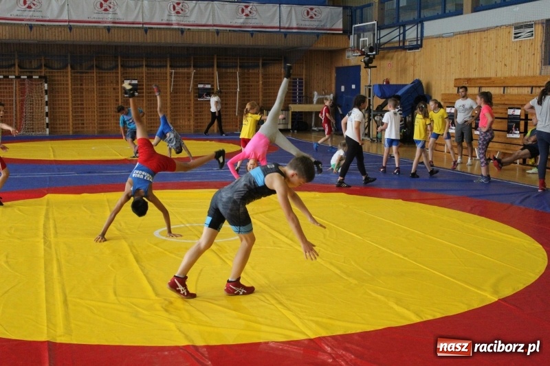 Zdjęcie w galerii na portalu naszraciborz.pl: Zapaśnicy MKZ Unii Racibórz i Lokomotiva Krnov na zgrupowaniu w Szczyrku wiadomości z regionu