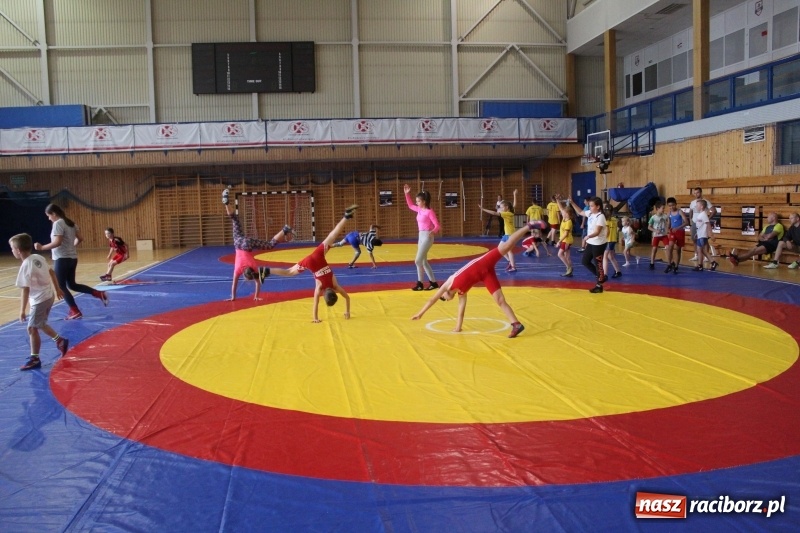Zdjęcie w galerii na portalu naszraciborz.pl: Zapaśnicy MKZ Unii Racibórz i Lokomotiva Krnov na zgrupowaniu w Szczyrku wiadomości z regionu