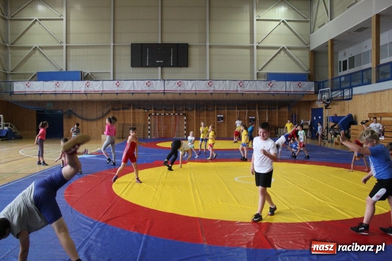 Zdjęcie w galerii na portalu naszraciborz.pl: Zapaśnicy MKZ Unii Racibórz i Lokomotiva Krnov na zgrupowaniu w Szczyrku wiadomości z regionu