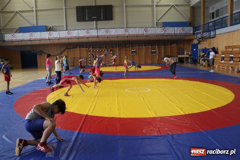 Zdjęcie w galerii na portalu naszraciborz.pl: Zapaśnicy MKZ Unii Racibórz i Lokomotiva Krnov na zgrupowaniu w Szczyrku wiadomości z regionu