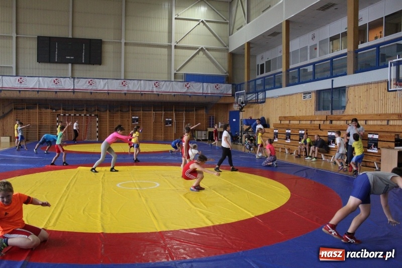 Zdjęcie w galerii na portalu naszraciborz.pl: Zapaśnicy MKZ Unii Racibórz i Lokomotiva Krnov na zgrupowaniu w Szczyrku wiadomości z regionu