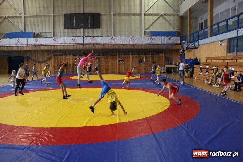 Zdjęcie w galerii na portalu naszraciborz.pl: Zapaśnicy MKZ Unii Racibórz i Lokomotiva Krnov na zgrupowaniu w Szczyrku wiadomości z regionu