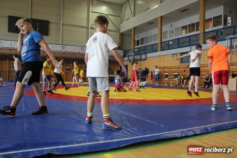 Zdjęcie w galerii na portalu naszraciborz.pl: Zapaśnicy MKZ Unii Racibórz i Lokomotiva Krnov na zgrupowaniu w Szczyrku wiadomości z regionu