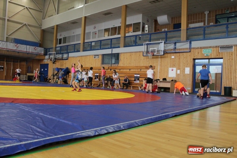 Zdjęcie w galerii na portalu naszraciborz.pl: Zapaśnicy MKZ Unii Racibórz i Lokomotiva Krnov na zgrupowaniu w Szczyrku wiadomości z regionu